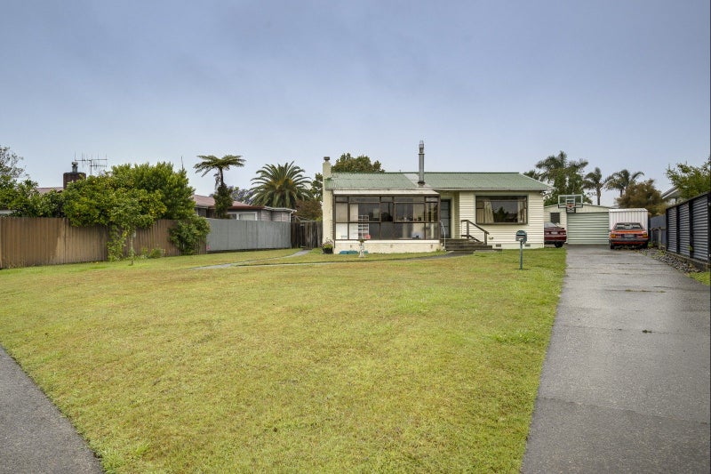 38 Clark Avenue, Pirimai, Napier - Carousel 1