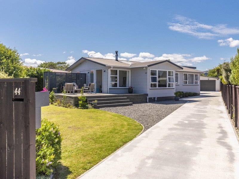 44 Hollis Road, Paraparaumu Beach, Paraparaumu - Carousel 1