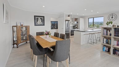 8 Eileen Stephens Place, Tikipunga, Whangarei - Carousel 1