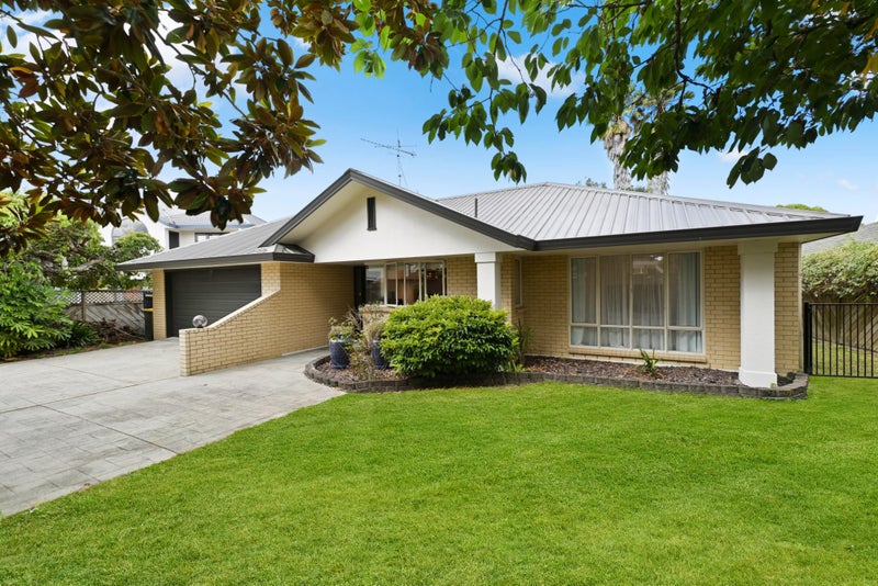 38 Harrowfield Drive, Harrowfield, Hamilton - Carousel 1