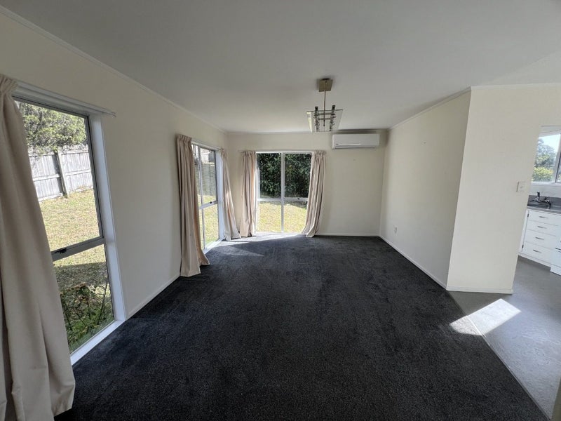 12 Redwing Street, Browns Bay, Auckland - Carousel 2