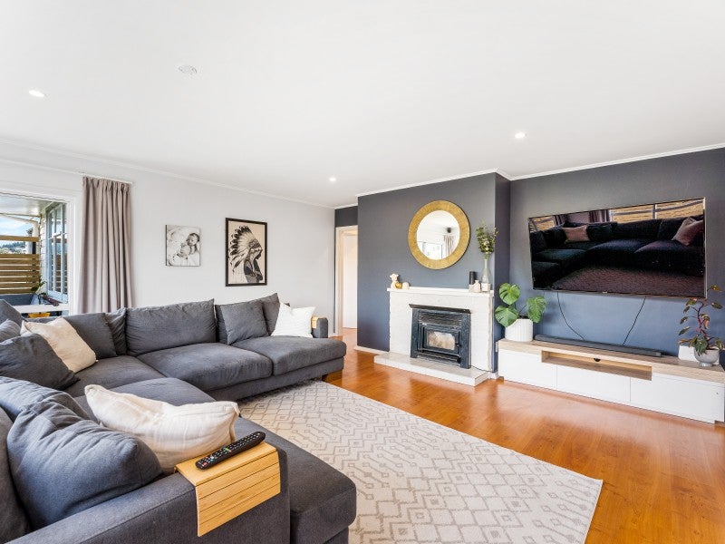 82 Holborn Drive, Stokes Valley, Lower Hutt - Carousel 2