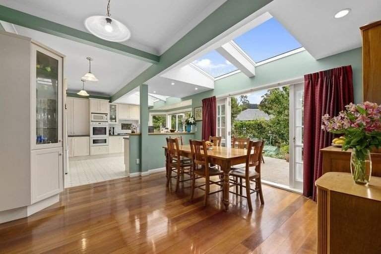 10 Prouse Grove, Silverstream, Upper Hutt - Carousel 2