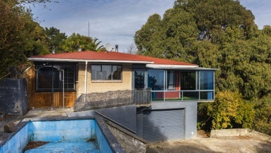 8 Erewhon Terrace, Hillsborough, Christchurch - Carousel 1