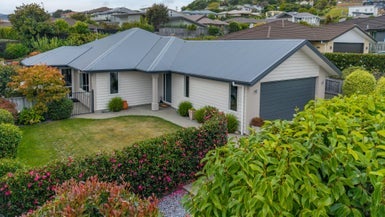 86 Washbourn Drive, Richmond - Carousel 1