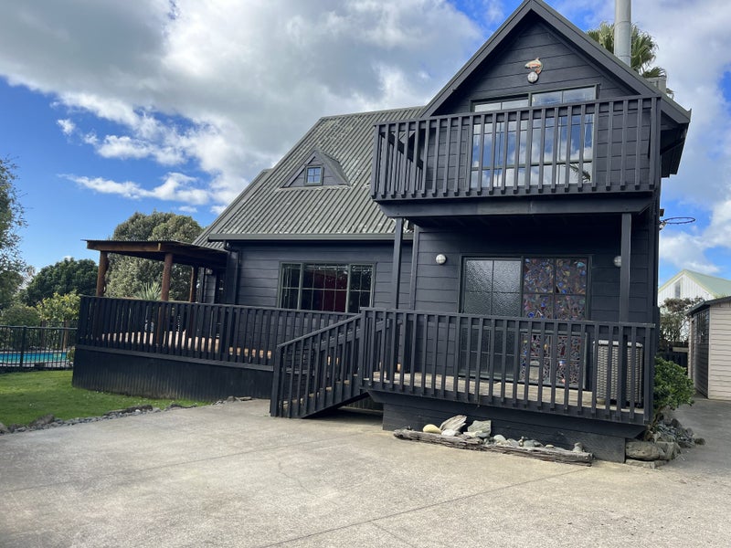 16 Toomer Place, Beachlands, Auckland - Carousel 1