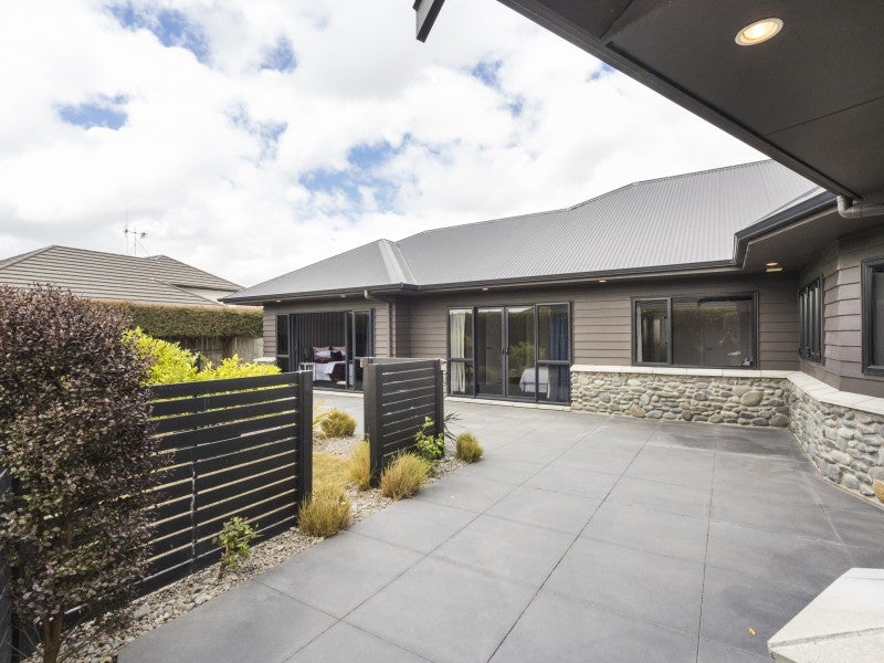 6 Manhattan Court, Kelvin Grove, Palmerston North - Carousel 1