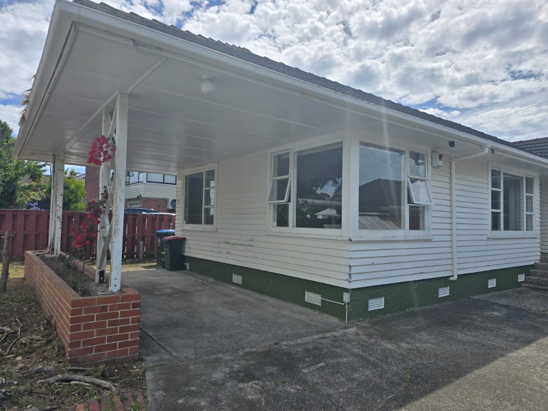 205 Hillsborough Road, Hillsborough, Auckland - Carousel 1