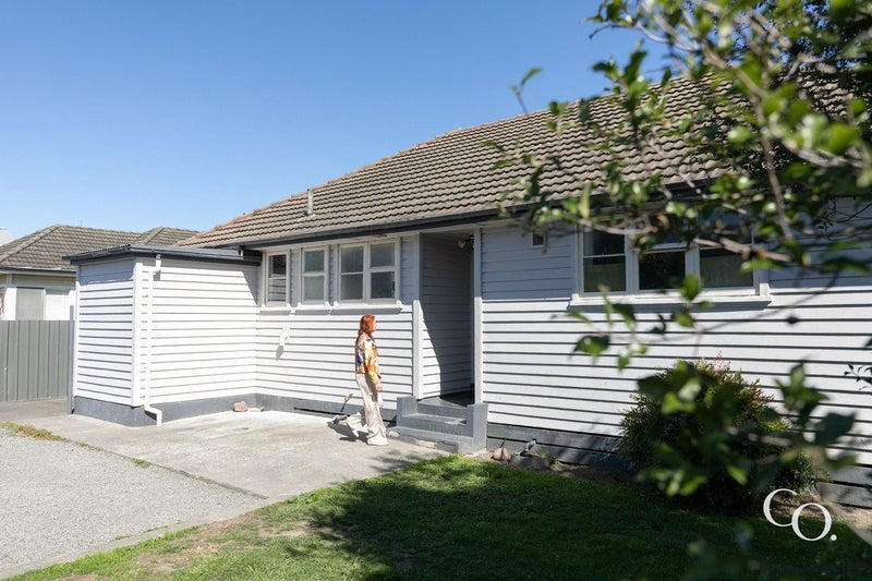 1005 Hood Street, Mayfair, Hastings - Carousel 1