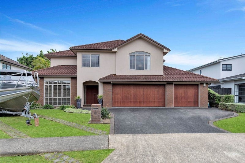 17 Pine Harbour Parade, Beachlands, Auckland - Carousel 1