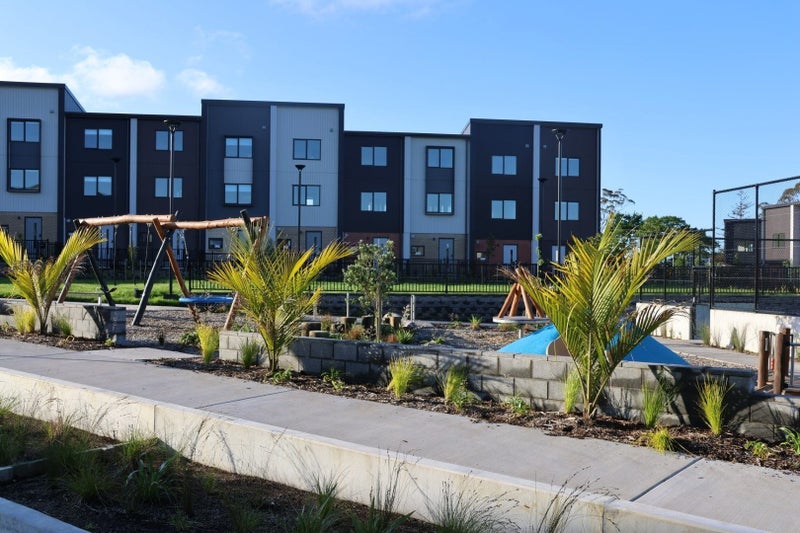 9/474 West Coast Road, Glen Eden, Auckland - Carousel 17