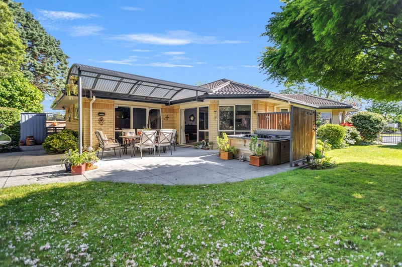 7 Canaandale Drive, Flagstaff, Hamilton - Carousel 1