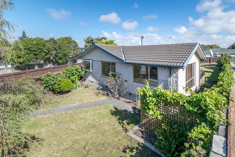 12 Branksome Place, Parklands, Christchurch - Carousel 2