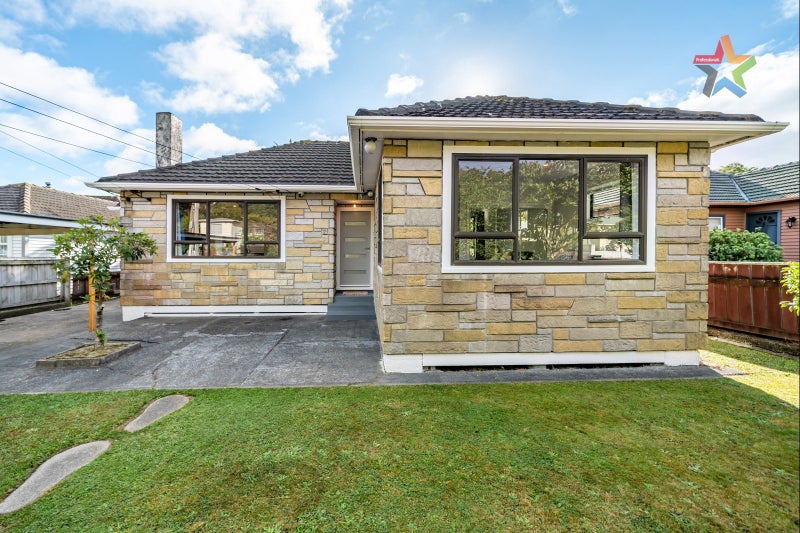 21 Bledisloe Crescent, Wainuiomata, Lower Hutt - Carousel 1
