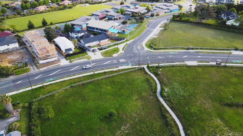 39 Spencer Road, Oteha, Auckland - Carousel 8