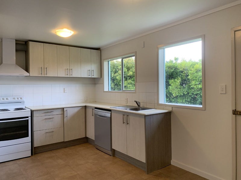 8/66 Astley Avenue, New Lynn, Auckland - Carousel 2