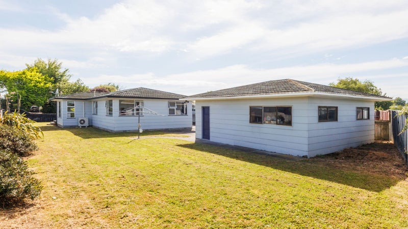 24 Dunk Place, Milson, Palmerston North - Carousel 1