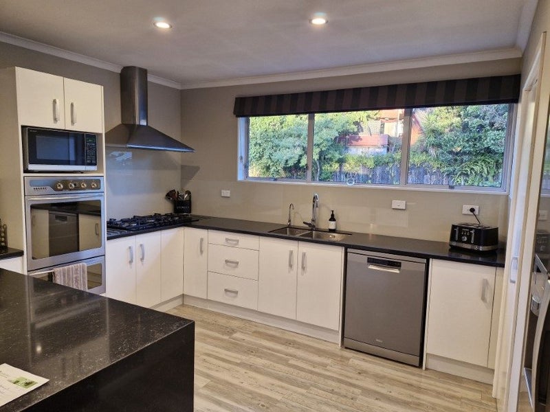 1 Ambury Place, Merrilands, New Plymouth - Carousel 2