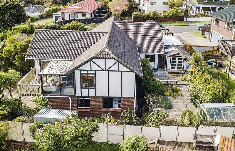 32 Kinloch Place, Papakowhai, Porirua - Carousel 2