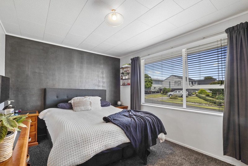 11 Virginia Place, Whalers Gate, New Plymouth - Carousel 2