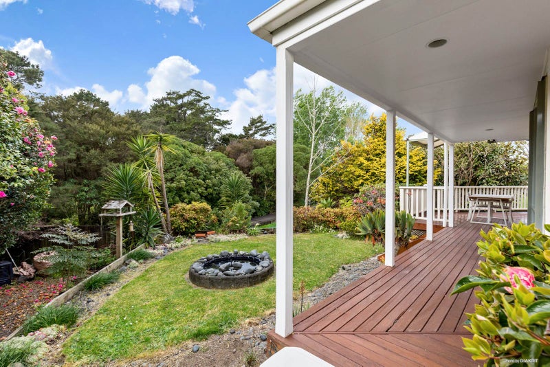 73 Unsworth Drive, Unsworth Heights, Auckland - Carousel 1