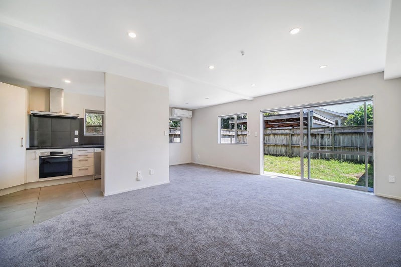 22/45A Swanson Road, Henderson, Auckland - Carousel 2