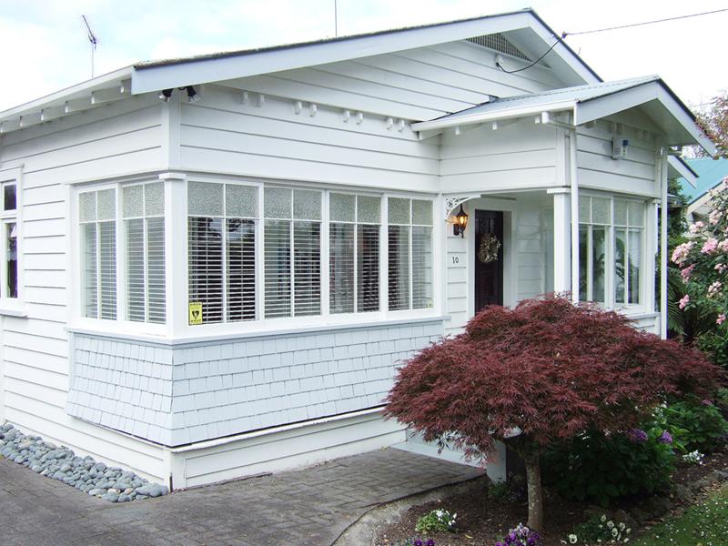 10 Kowhatu Road, One Tree Hill, Auckland - Carousel 1