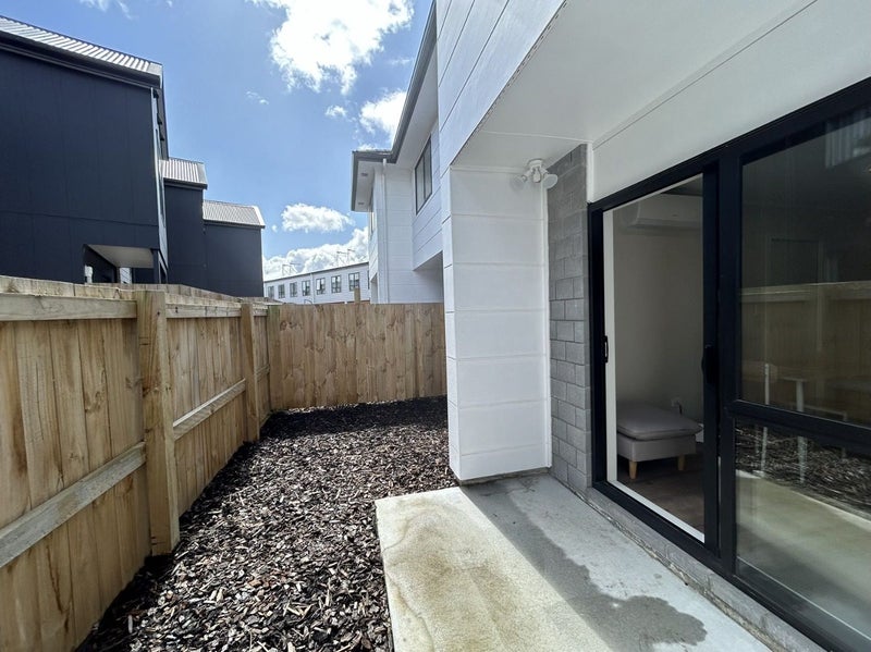 2/26 May Street, Hamilton East, Hamilton - Carousel 13