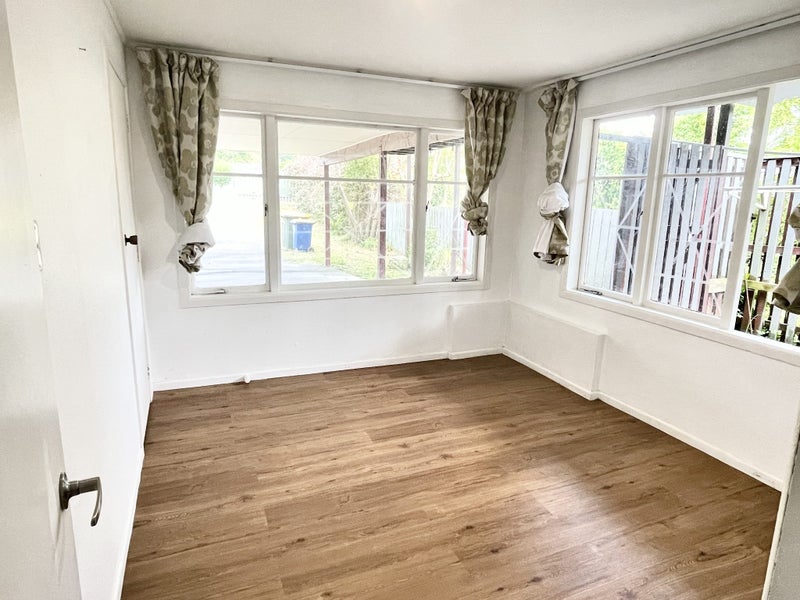 15 Ellice Road, Totara Vale, Auckland - Carousel 2