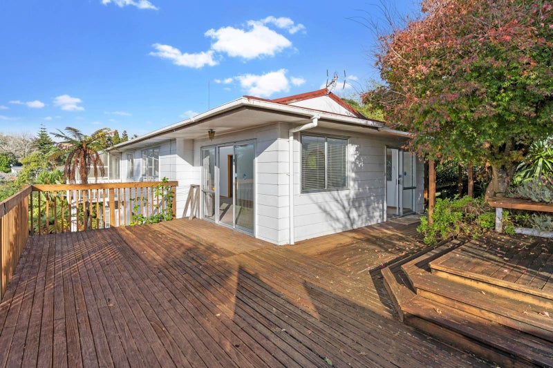 100 John Downs Drive, Browns Bay, Auckland - Carousel 1