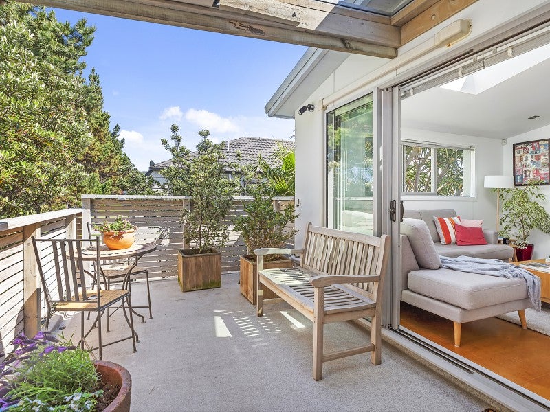 398A Broadway, Miramar, Wellington - Carousel 1