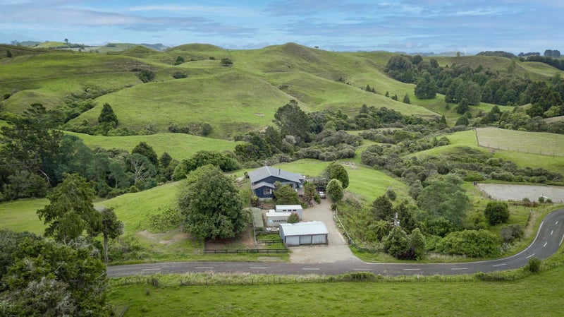 679 Stanley Road, Te Popo, Stratford - Carousel 1