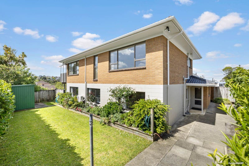 2/18 Kauri Glen Road, Northcote, Auckland - Carousel 2