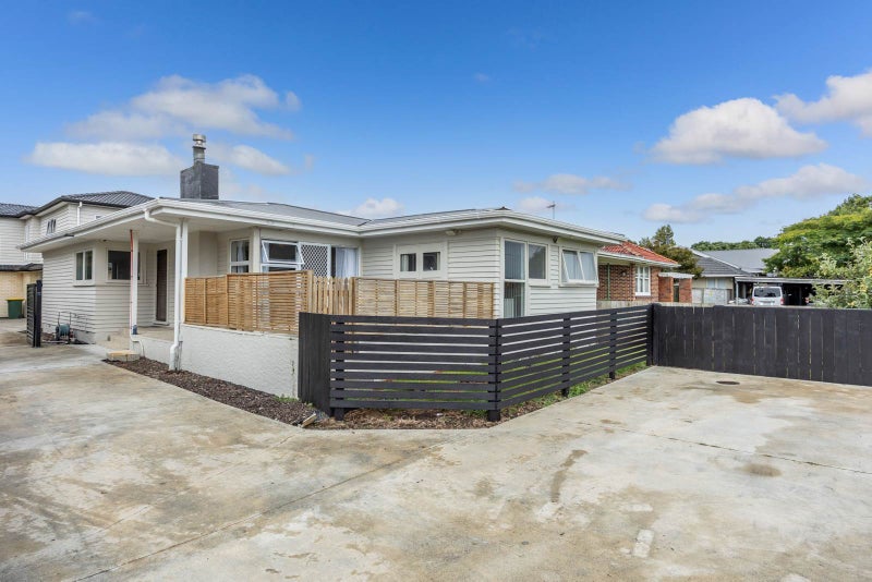 23 Pakuranga Road, Pakuranga, Auckland - Carousel 1