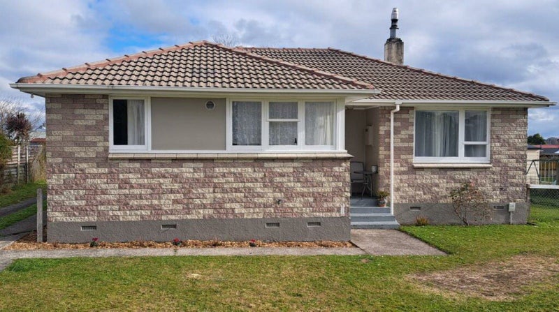 16 Pohutukawa Drive, Tokoroa, Tokoroa - Carousel 1