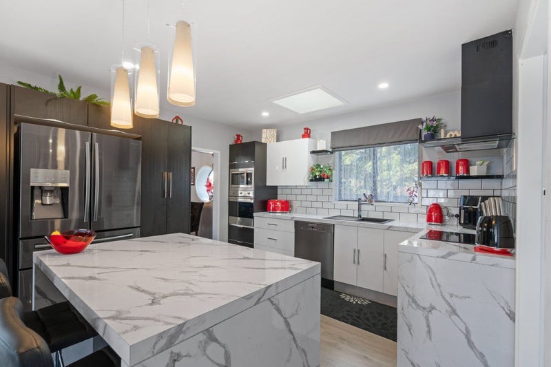 22 Glenora Place, Hornby, Christchurch - Carousel 2