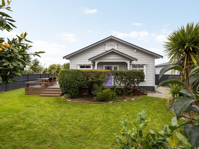 84 Te Aroha Street, Hamilton East, Hamilton - Carousel 1