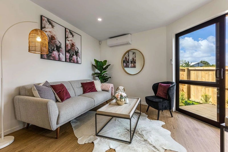 1D Bellville Drive, Clendon Park, Auckland - Carousel 1