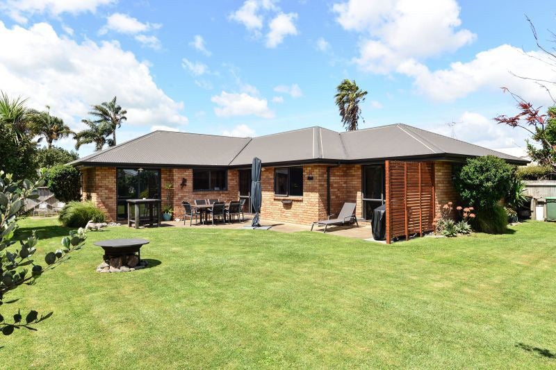 5 Merlot Place, Rototuna, Hamilton - Carousel 2