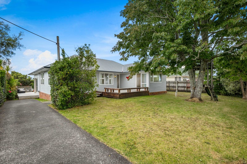 34 Neil Avenue, Te Atatu Peninsula, Auckland - Carousel 1