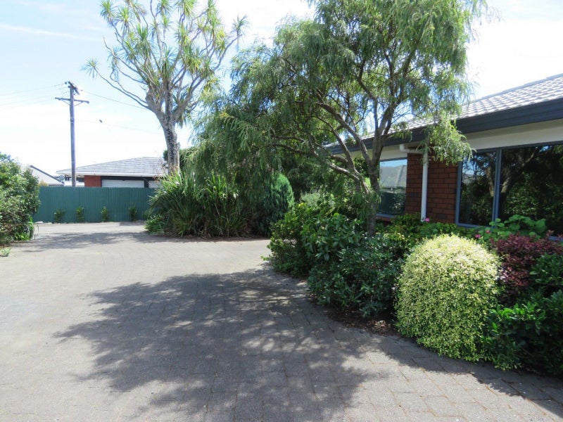 17B Mangorei Road, Strandon, New Plymouth - Carousel 11