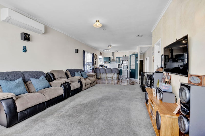 19 Glasgow Street, Hawera, Hawera - Carousel 2
