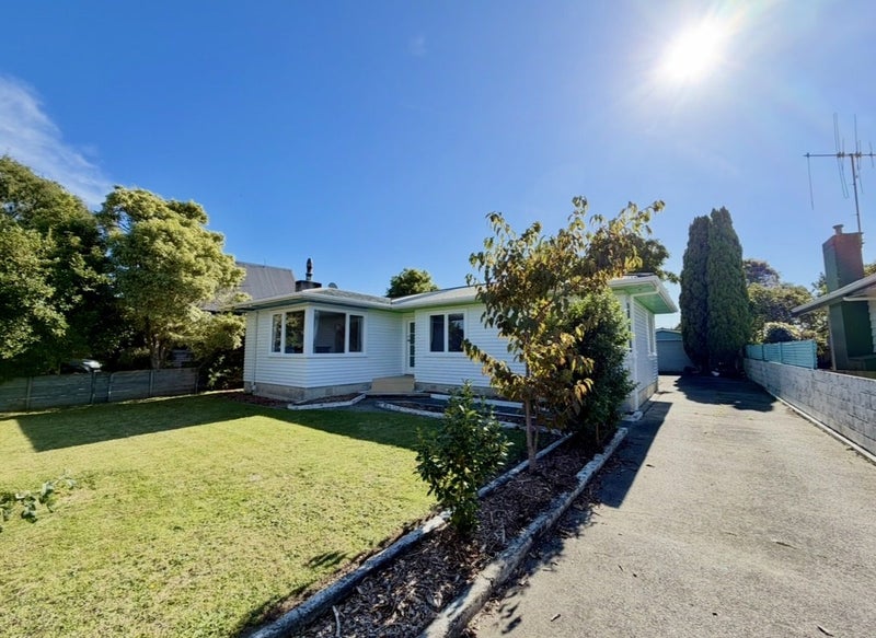 17 Buick Crescent, Awapuni, Palmerston North - Carousel 1