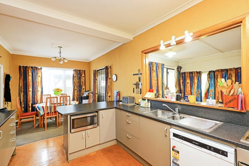 222 Mayfair Avenue, Mayfair, Hastings - Carousel 2