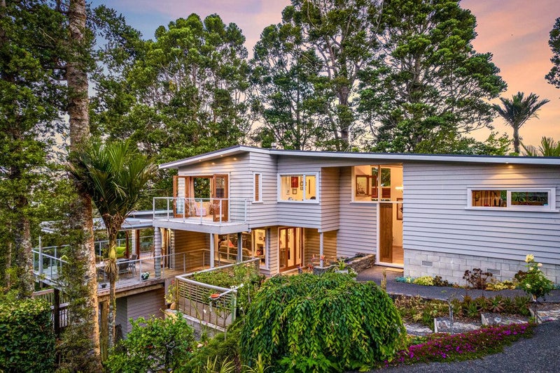 20 Rangiwai Road, Titirangi, Auckland - Carousel 1