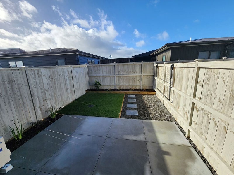 18 Pohorama Lane, Takanini, Auckland - Carousel 2