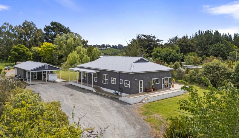 24 Clive Street, Halcombe, Feilding - Carousel 1