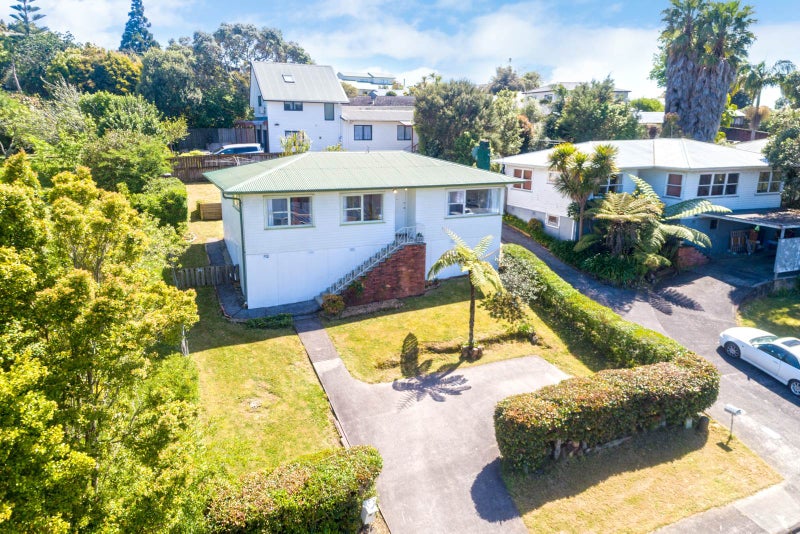 21 Crystal Avenue, Glendene, Auckland - Carousel 2