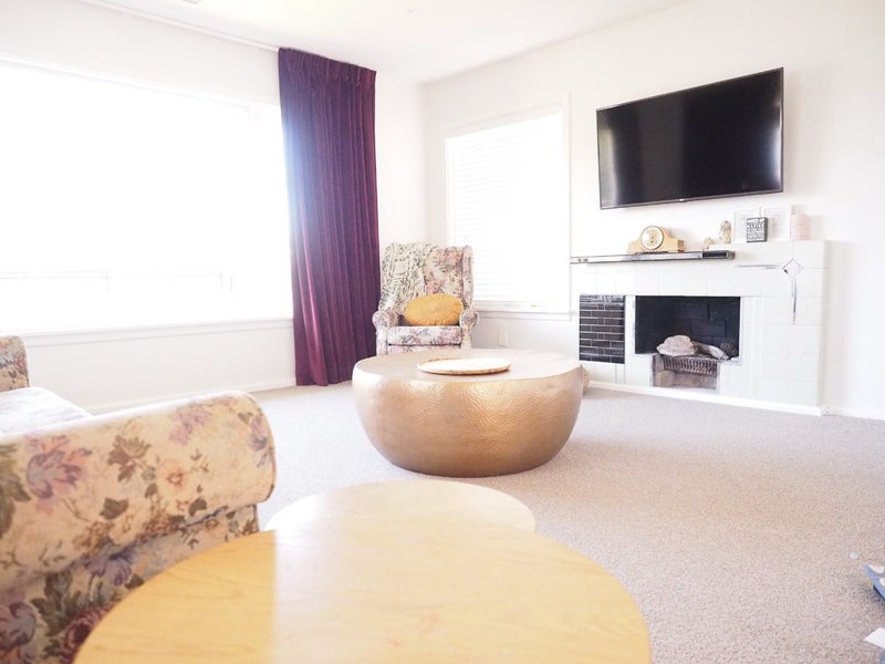 15 Manor Place, Bryndwr, Christchurch - Carousel 1