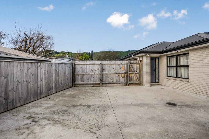 18A Mayo Grove, Naenae, Lower Hutt - Carousel 18